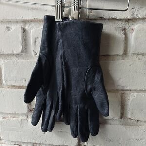 Men's Black Leather Gloves — Classic Smooth Fit